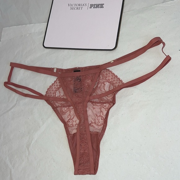 THONG Victoria's Secret Lace Panty XL - Picture 11 of 13